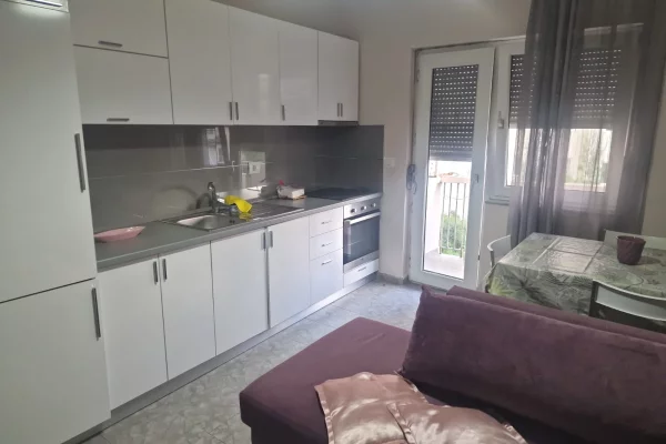 Shtepi me qera 2+1 ne Tirane - 550 Euro