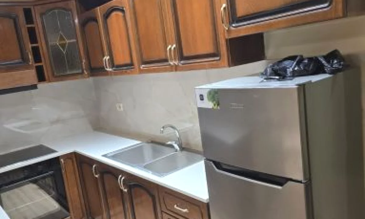 Shtepi me qera Apartament ne Tirane, 1+1, Mobilimi E mobiluar, Pagesa 450  Euro.
