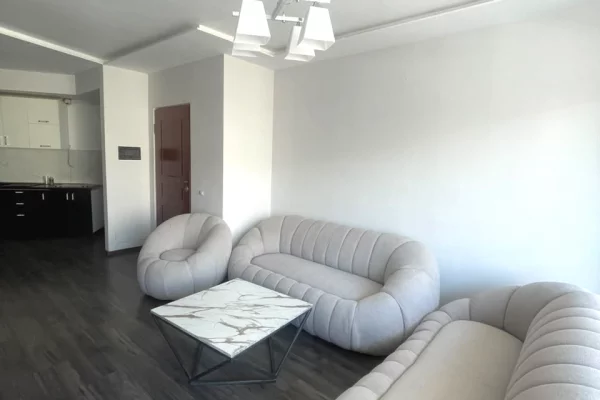 Shtepi me qera 2+1 ne Tirane - 500 Euro