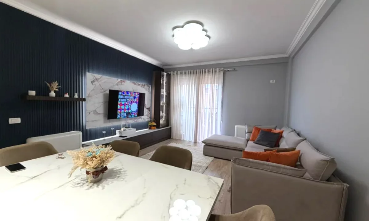 Shtepi me qera Apartament ne Tirane, 1+1, Mobilimi E mobiluar, Pagesa 900  Euro.