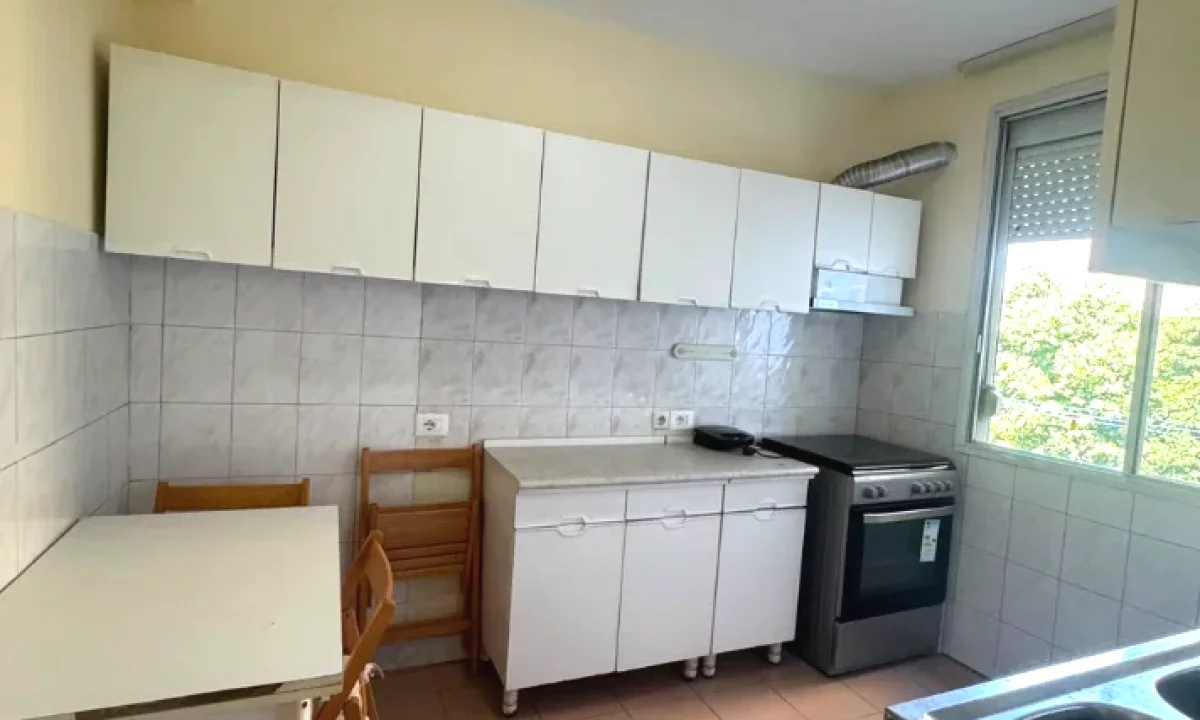 Shtepi me qera Apartament ne Tirane, 1+1, Mobilimi E mobiluar, Pagesa 500  Euro.