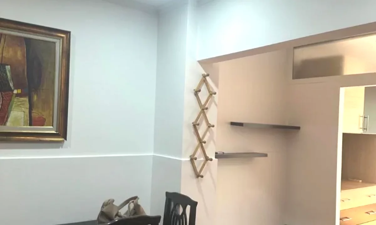 Shtepi ne shitje Apartament ne Tirane, Garsoniere, Mobilimi E mobiluar, Pagesa 95,000  Euro.