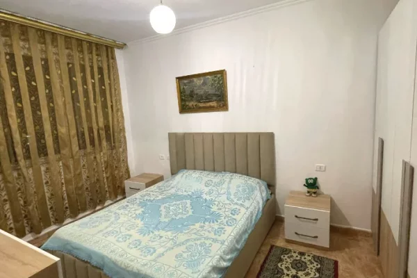 Jepet apartament 2+1 (i konvertueshem edhe ne 1+1) me qira tek Rruga Don Bosko , prane Shkolles Qazi