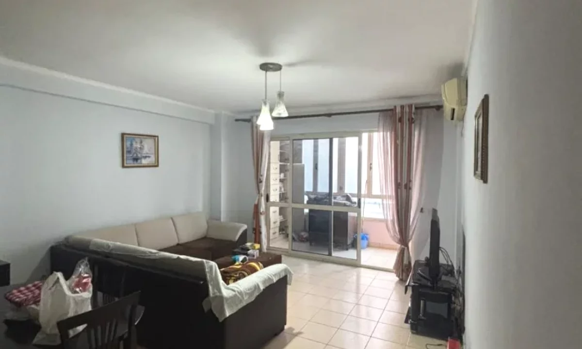 Shtepi ne shitje Apartament ne Tirane, 2+1, Mobilimi E mobiluar, Pagesa 165,000  Euro.