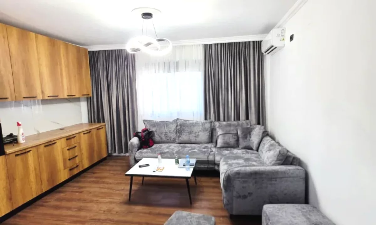 Shtepi me qera Apartament ne Tirane, 1+1, Mobilimi E mobiluar, Pagesa 800  Euro.