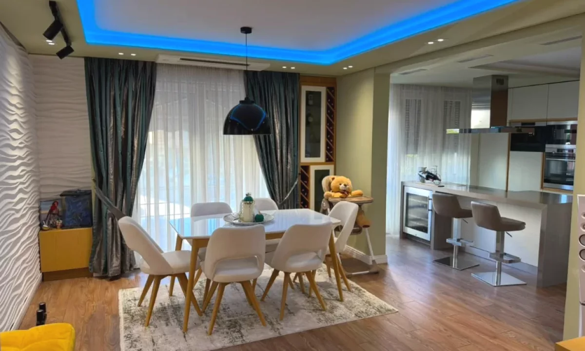 Shtepi ne shitje Apartament ne Tirane, 2+1, Mobilimi E mobiluar, Pagesa 220,000  Euro.