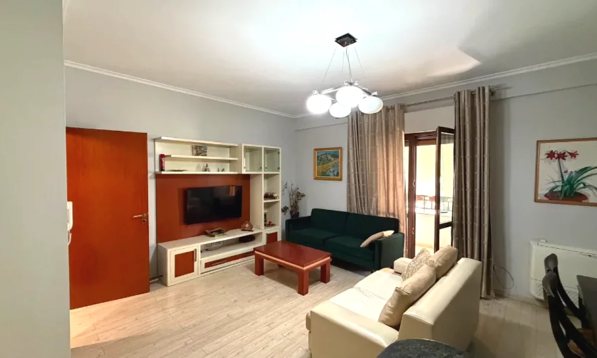 Shtepi me qera Apartament ne Tirane, 1+1, Mobilimi E mobiluar, Pagesa 650  Euro.
