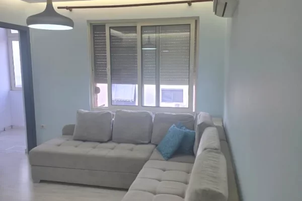 Jepet apartament 2+1 me qira ne Yzberisht .