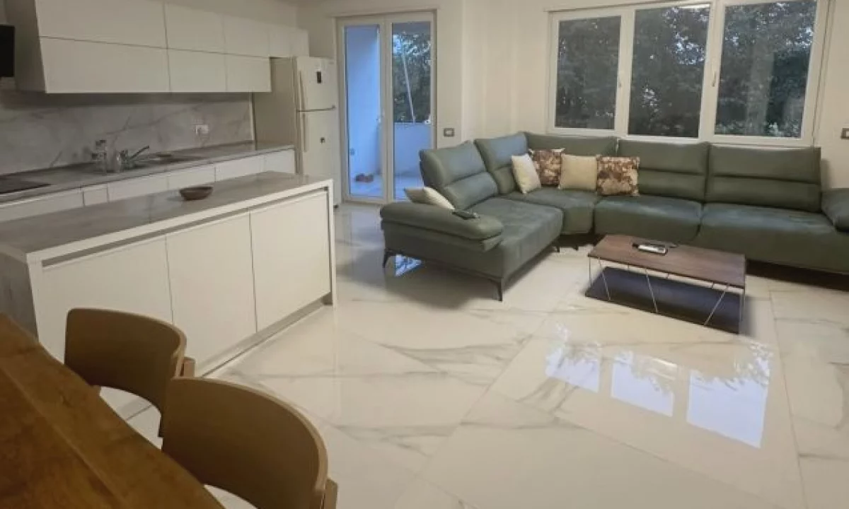 Shtepi me qera Apartament ne Tirane, 2+1, Mobilimi E mobiluar, Pagesa 750  Euro.