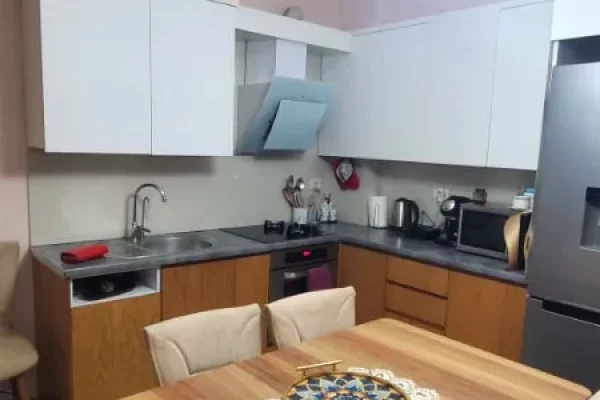 Jepet apartament 2+1 me qira prane Viles L , Astir .