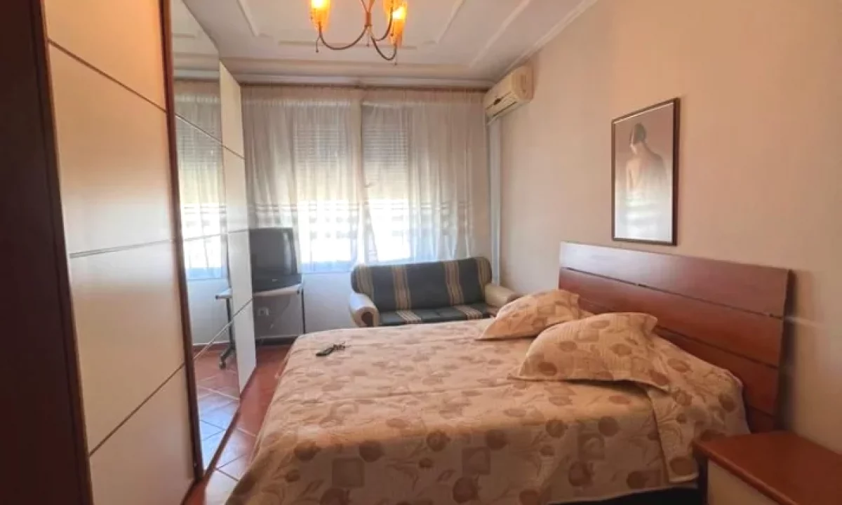 Shtepi me qera Apartament ne Tirane, 2+1, Mobilimi E mobiluar, Pagesa 700  Euro.