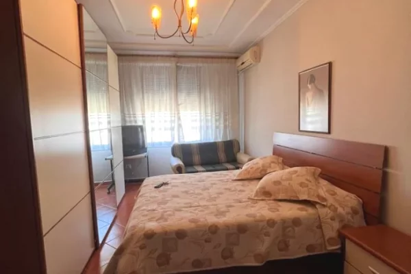Shtepi me qera 2+1 ne Tirane - 700 Euro