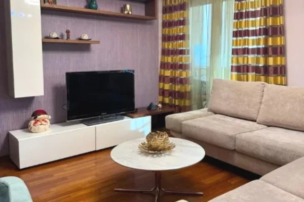 Shtepi me qera 2+1 ne Tirane - 1,500 Euro