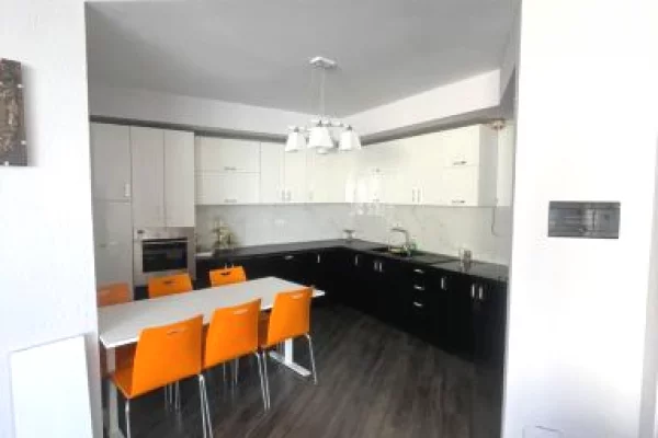 Shitet apartament 2+1 tek Kompleksi Fratari , Astir , Yzberisht , Kashar .