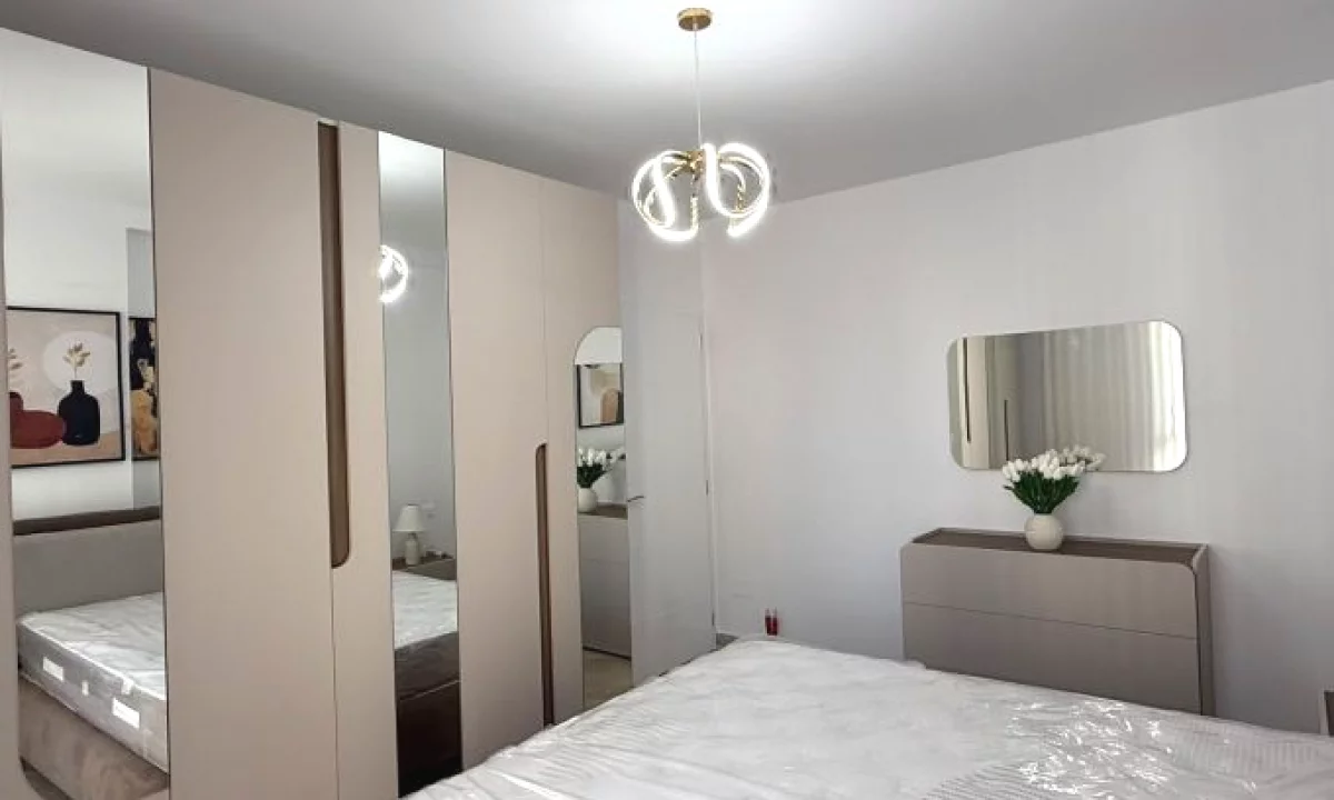Shtepi me qera Apartament ne Tirane, 2+1, Mobilimi E mobiluar, Pagesa 800  Euro.