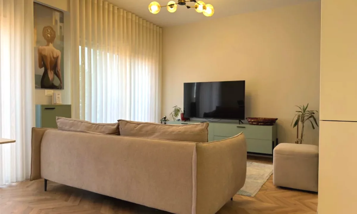 Shtepi ne shitje Apartament ne Tirane, 1+1, Mobilimi E mobiluar, Pagesa 216,000  Euro.