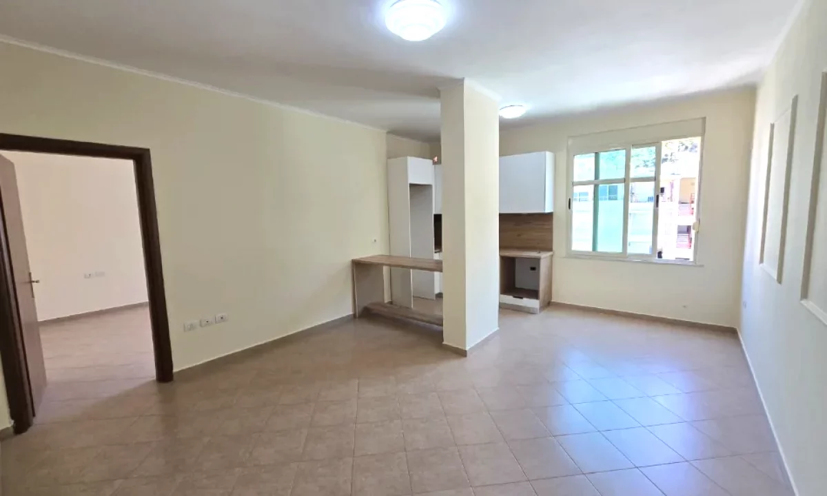 Apartment for sale in Durres 1+1, Emty