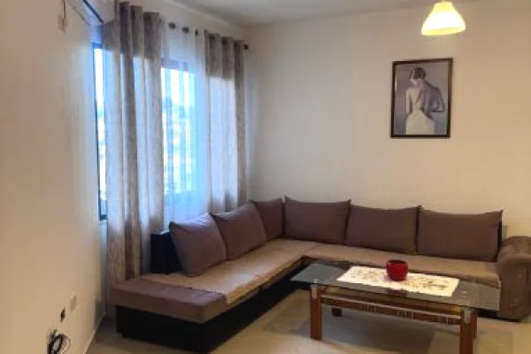Shtepi me qera 1+1 ne Tirane - 400 Euro