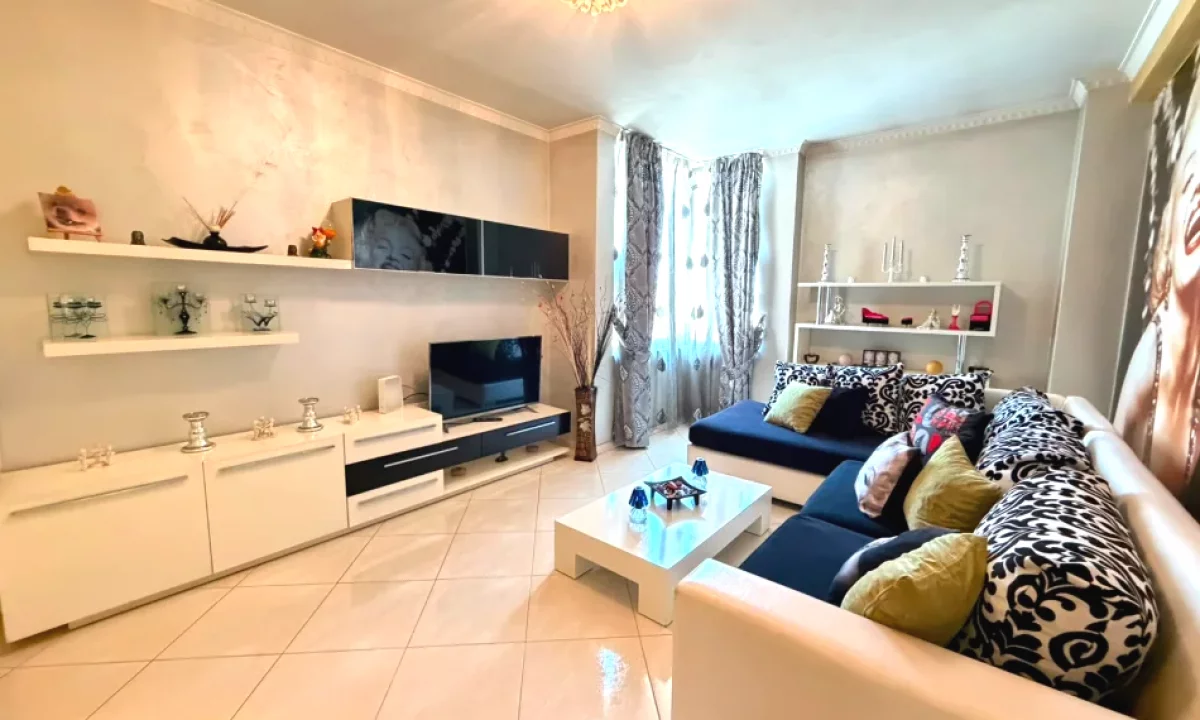 Shtepi me qera Apartament ne Tirane, 1+1, Mobilimi E mobiluar, Pagesa 550  Euro.