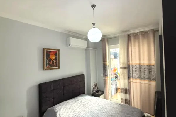 Shtepi me qera 2+1 ne Tirane - 800 Euro