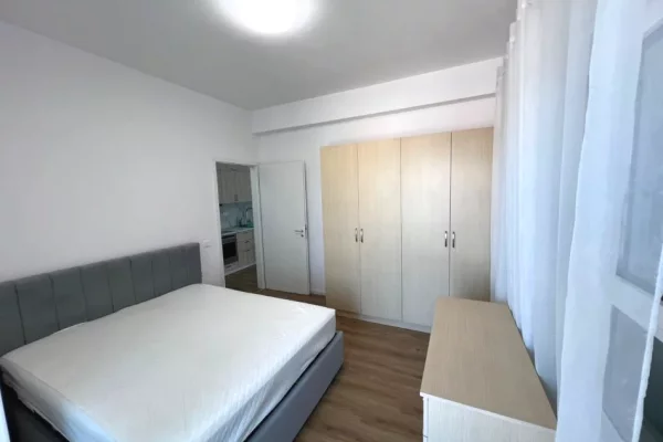 Jepet apartmament 1+1 me qira tek Kompleksi Kadiu , Rruga Ali Demi .