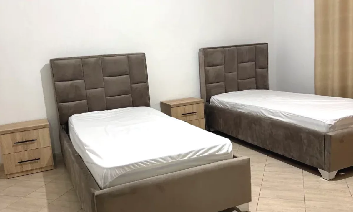 Shtepi me qera Apartament ne Tirane, 2+1, Mobilimi E mobiluar, Pagesa 400  Euro.