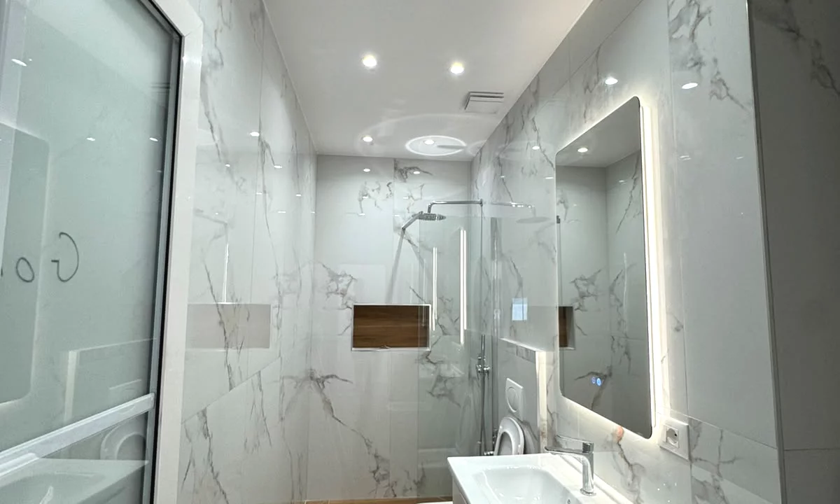 Shtepi ne shitje Apartament ne Tirane, 2+1, Mobilimi Bosh, pa mobiluar, Pagesa 168,000  Euro.