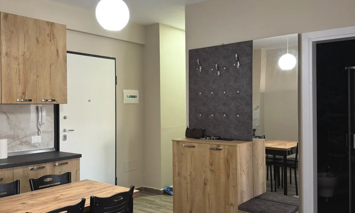 Shtepi ne shitje Apartament ne Durres, 1+1, Mobilimi E mobiluar, Pagesa 101,600  Euro.