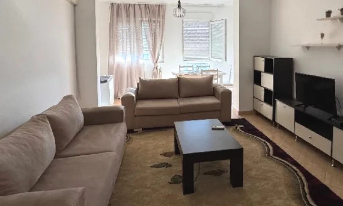 Shtepi me qera Apartament ne Tirane, 2+1, Mobilimi E mobiluar, Pagesa 700  Euro.
