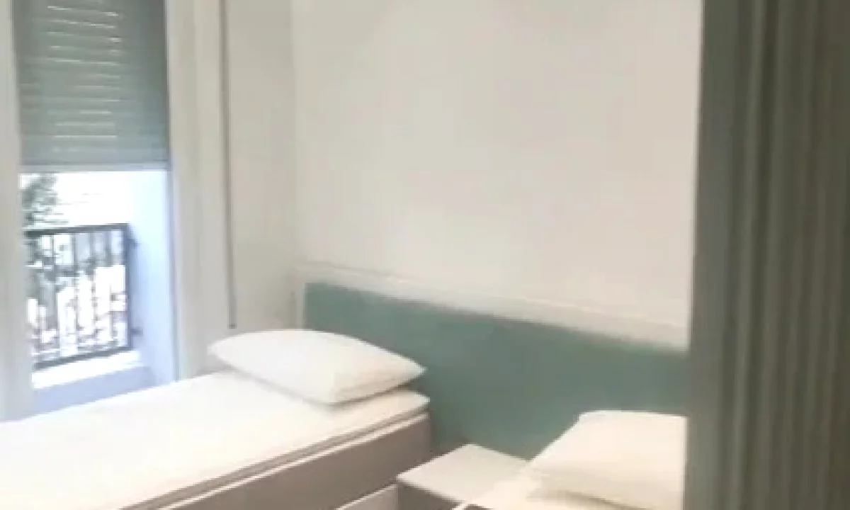 Shtepi me qera Apartament ne Tirane, Garsoniere, Mobilimi E mobiluar, Pagesa 450  Euro.