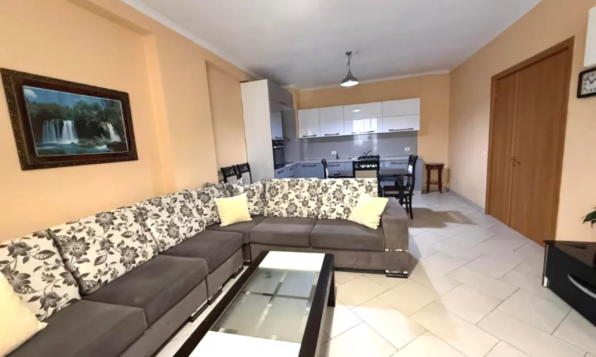Shtepi ne shitje Apartament ne Tirane, 2+1, Mobilimi E mobiluar, Pagesa 220,000  Euro.