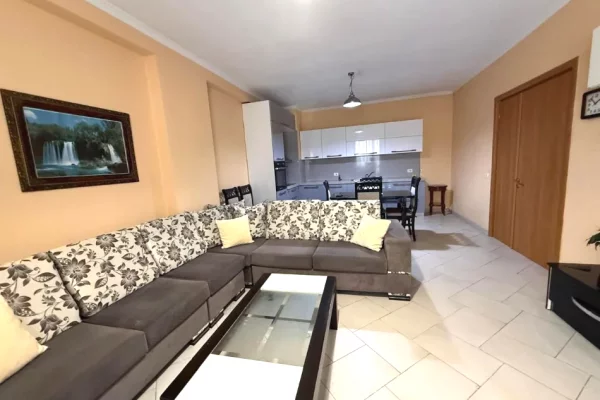 Shtepi ne shitje 2+1 ne Tirane - 220,000 Euro