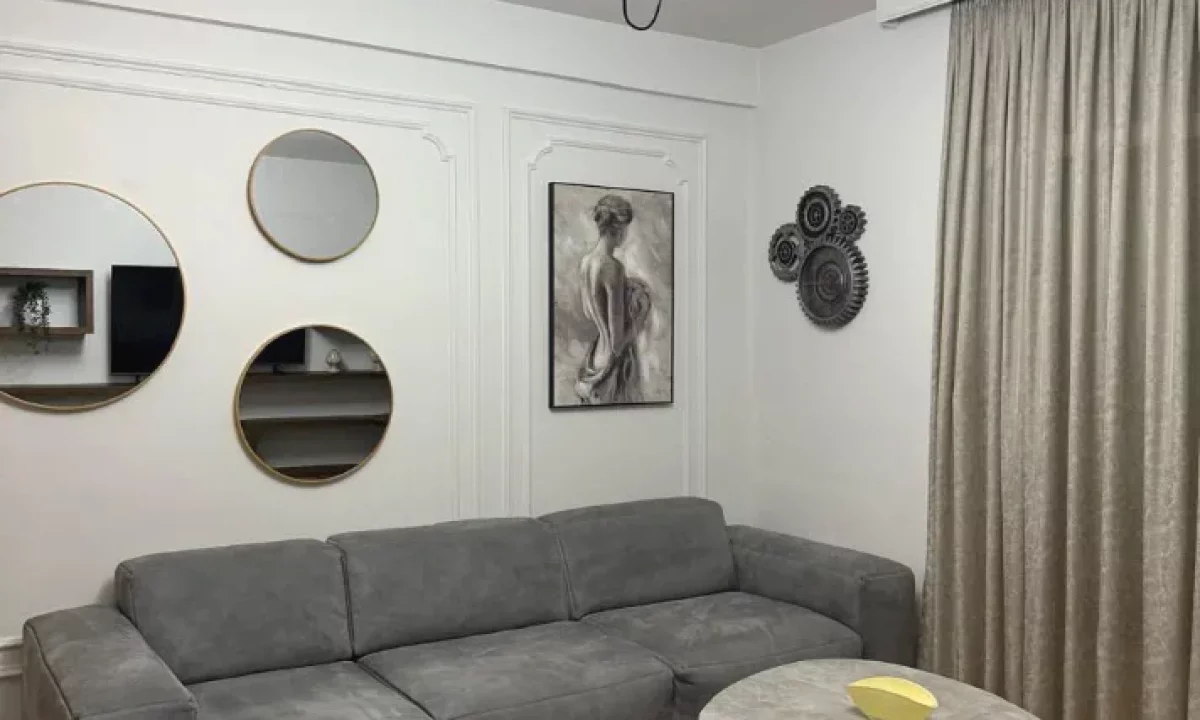 Shtepi me qera Apartament ne Tirane, 1+1, Mobilimi E mobiluar, Pagesa 550  Euro.