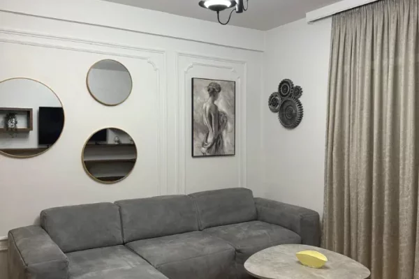 Jepet apartament 1+1 me qira tek Rezidenca Kodra e Diellit 1 , prane Market Xhangollit .