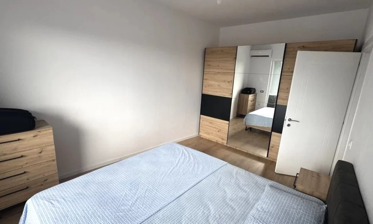 Shtepi me qera Apartament ne Tirane, 2+1, Mobilimi E mobiluar, Pagesa 650  Euro.