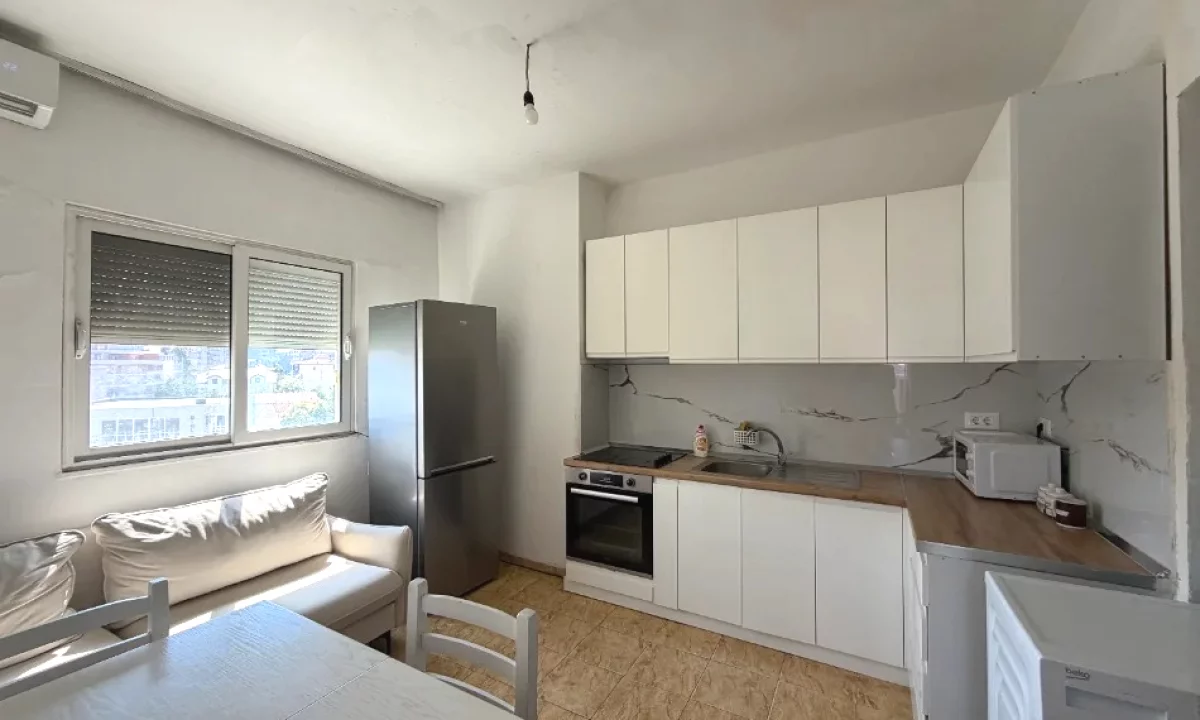 Shtepi me qera Apartament ne Tirane, 1+1, Mobilimi E mobiluar, Pagesa 600  Euro.