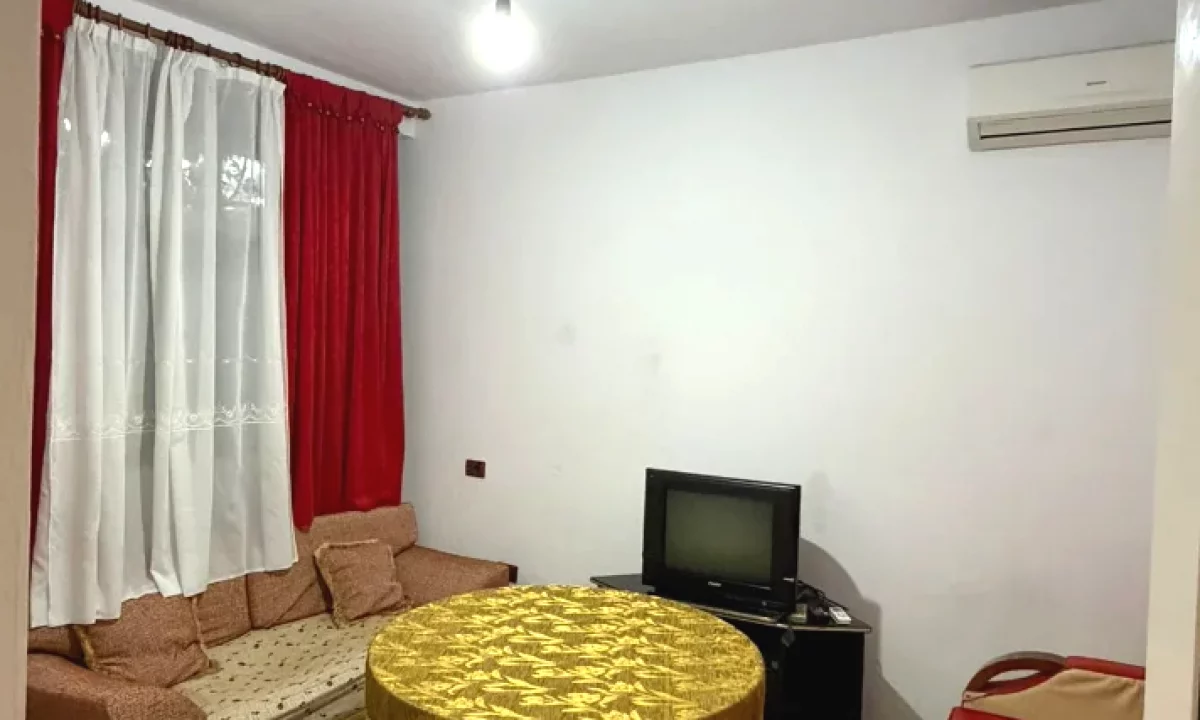 Shtepi me qera Apartament ne Tirane, 2+1, Mobilimi E mobiluar, Pagesa 470  Euro.