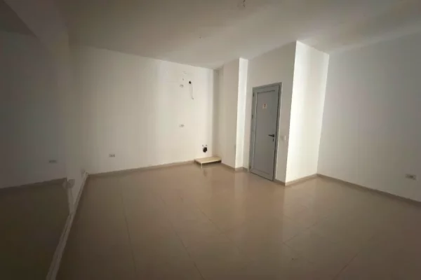 Ambient biznesi me qera 1+1 ne Tirane - 800 Euro