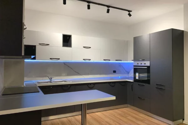 Jepet apartament 1+1 me qira tek Rruga Themistokli Germenji , Stadiumi Arena , Stadiumi Air Albania 