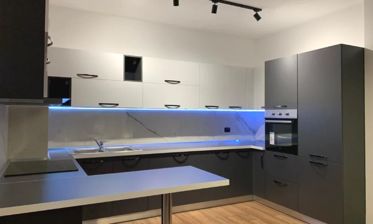 Shtepi me qera Apartament ne Tirane, 1+1, Mobilimi E mobiluar, Pagesa 750  Euro.