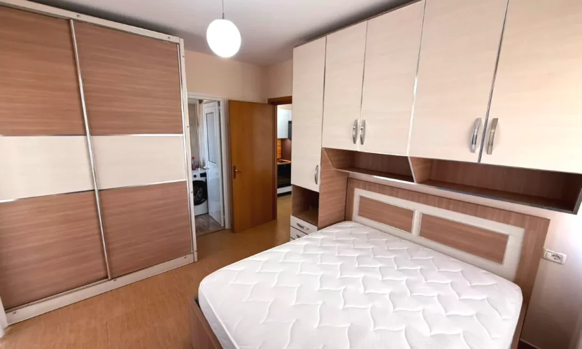 Shtepi me qera Apartament ne Tirane, 1+1, Mobilimi E mobiluar, Pagesa 550  Euro.