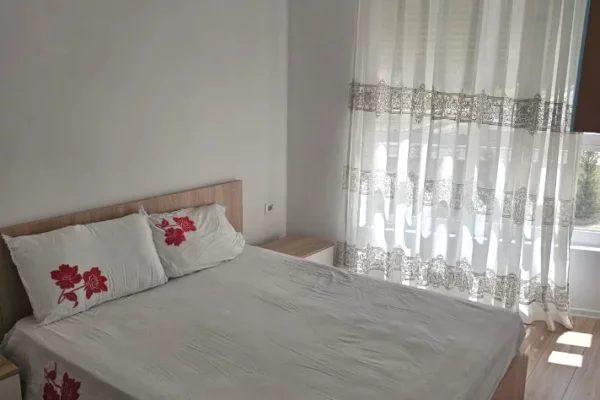 Shtepi me qera 2+1 ne Tirane - 500 Euro