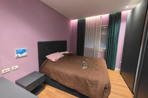 Shitet apartament luksoz 1+1 tek Rruga Don Bosko , prane Restorant Gjeli , Rruga Jordan Misja , Lapr