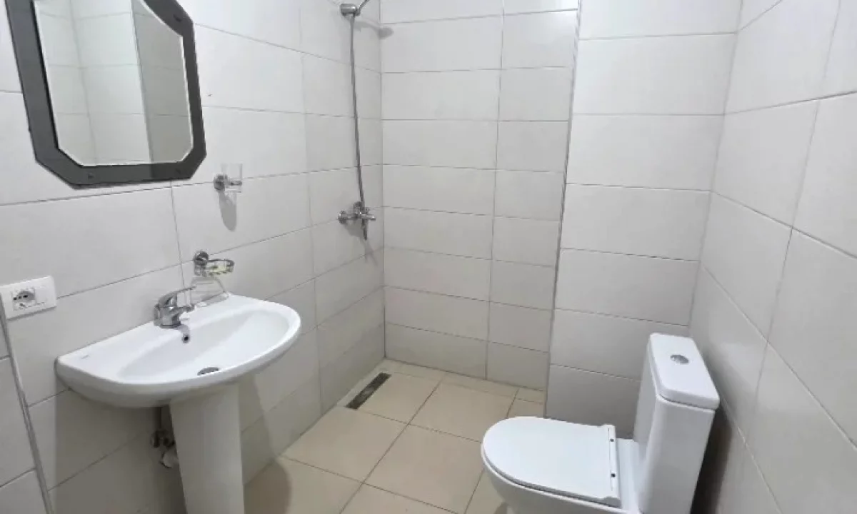 Shtepi me qera Apartament ne Tirane, 2+1, Mobilimi E mobiluar, Pagesa 450  Euro.