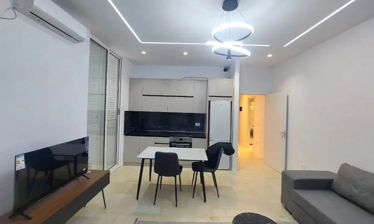 Shtepi me qera Apartament ne Tirane, 1+1, Mobilimi E mobiluar, Pagesa 550  Euro.