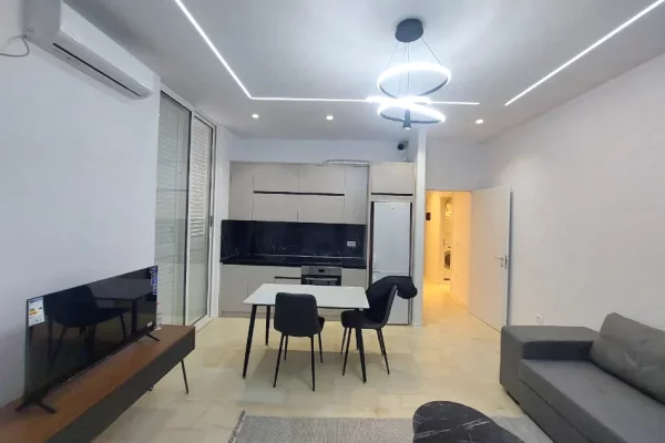 Jepet apartament 1+1 me qira tek Kodra e Diellit , prane Njesise Administrative nr 13.
