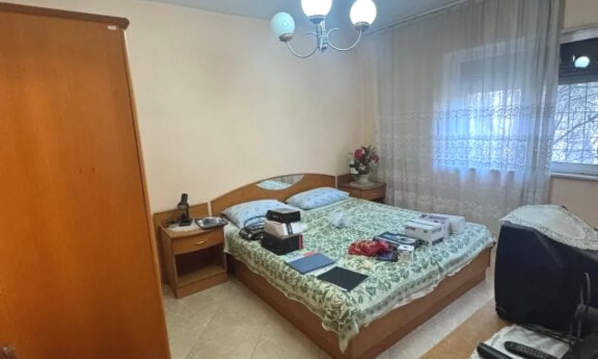 Shtepi ne shitje Apartament ne Tirane, 3+1, Mobilimi E mobiluar, Pagesa 180,000  Euro.