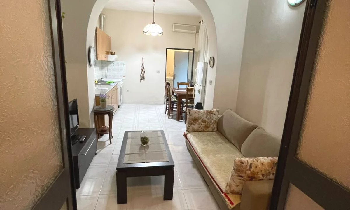 Shtepi me qera Apartament ne Tirane, 1+1, Mobilimi E mobiluar, Pagesa 450  Euro.