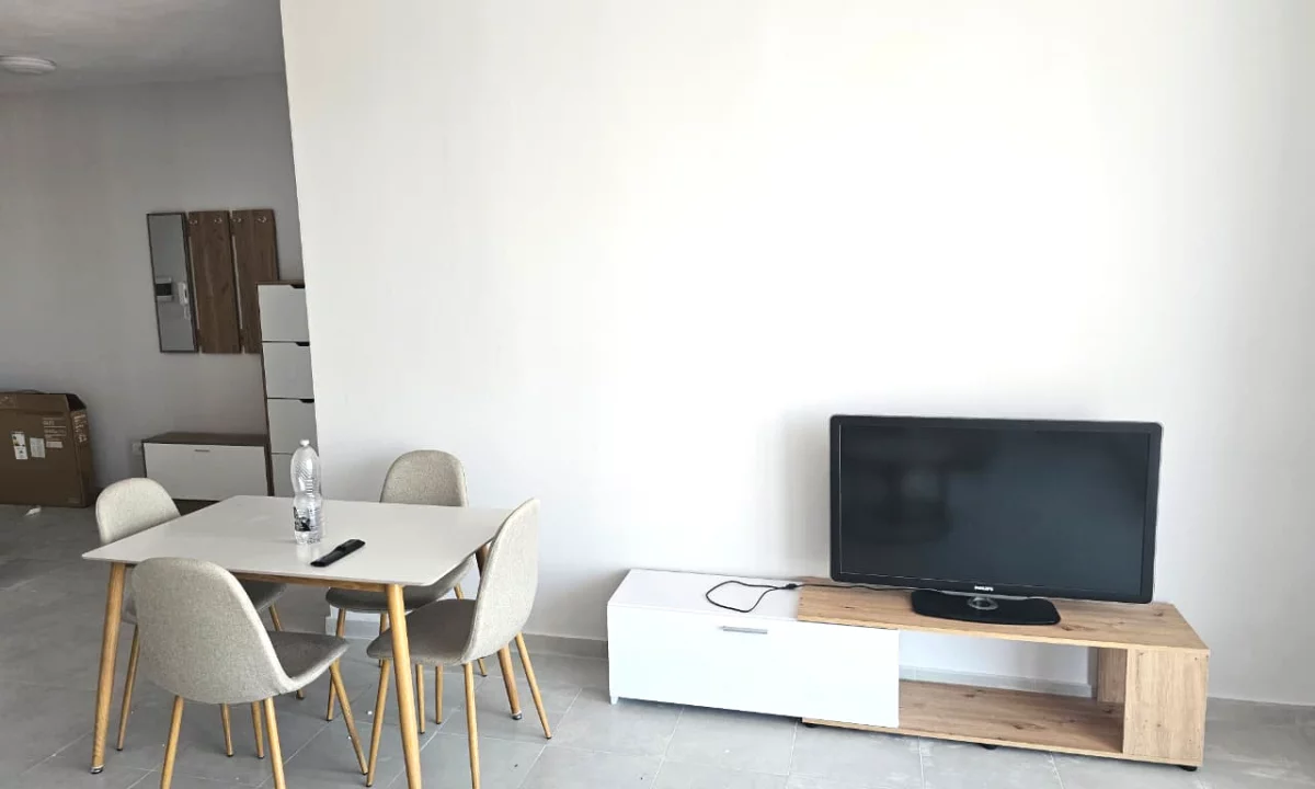 Shtepi me qera Apartament ne Tirane, 2+1, Mobilimi E mobiluar, Pagesa 700  Euro.