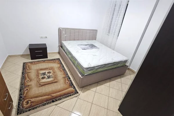Jepet Apartament 1+1 me qira tek kodra e diellit .